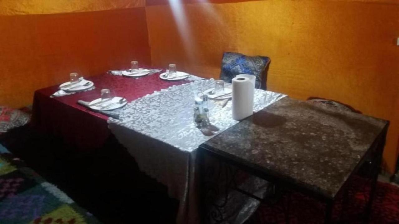 Nomad Bivouac Hotel Merzouga Bagian luar foto