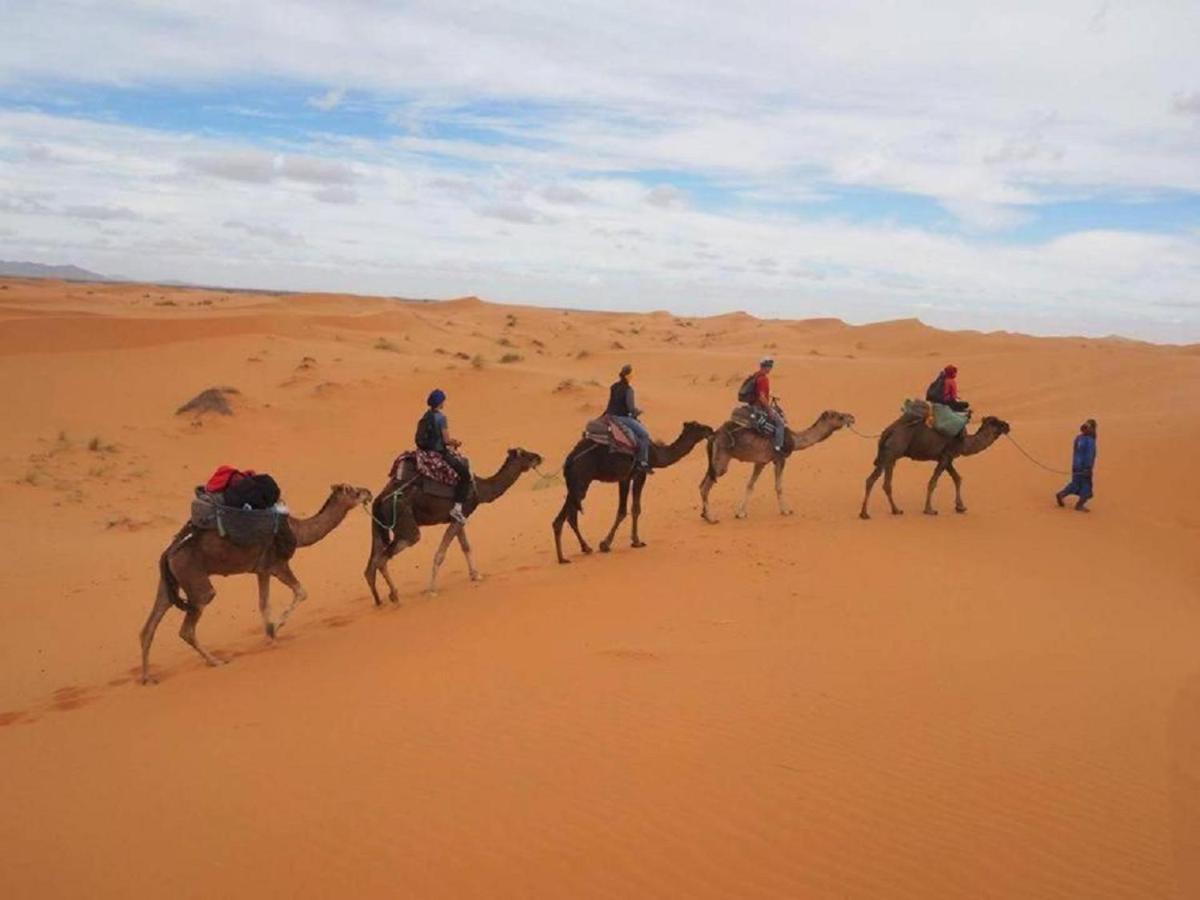 Nomad Bivouac Hotel Merzouga Bagian luar foto