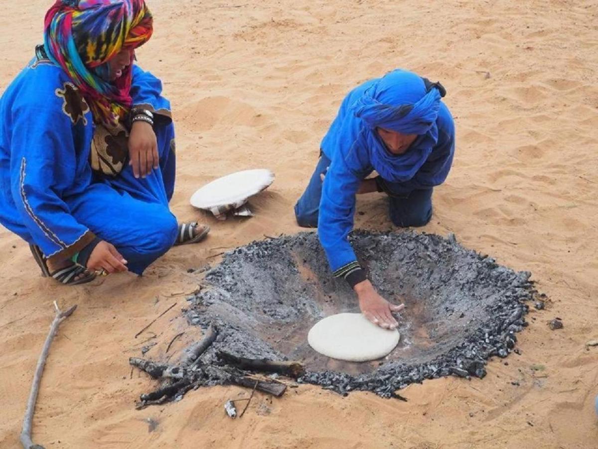 Nomad Bivouac Hotel Merzouga Bagian luar foto