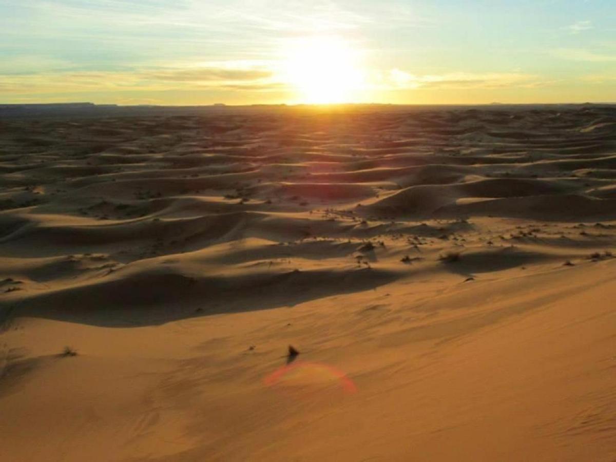 Nomad Bivouac Hotel Merzouga Bagian luar foto